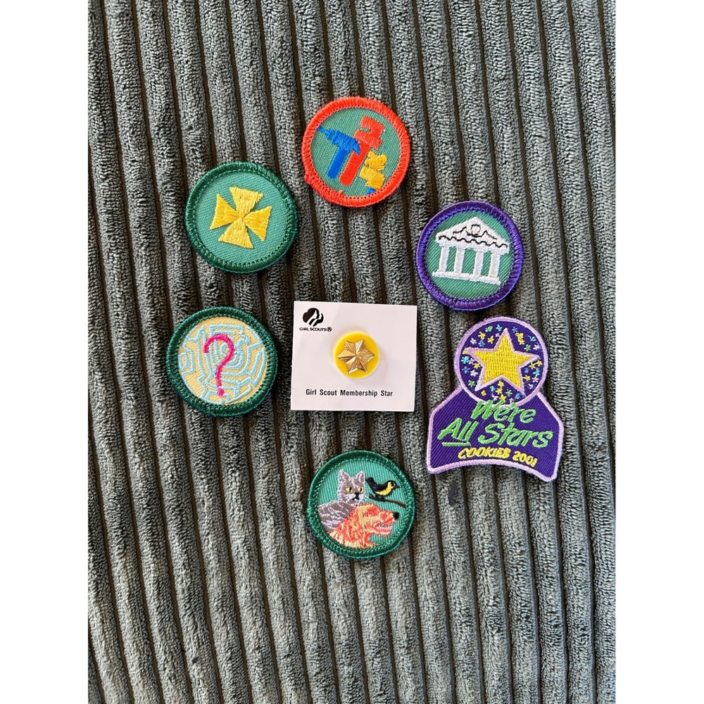 Girl Scout Membership Star & Assorted Patches Lot Cookies 2001 Pin